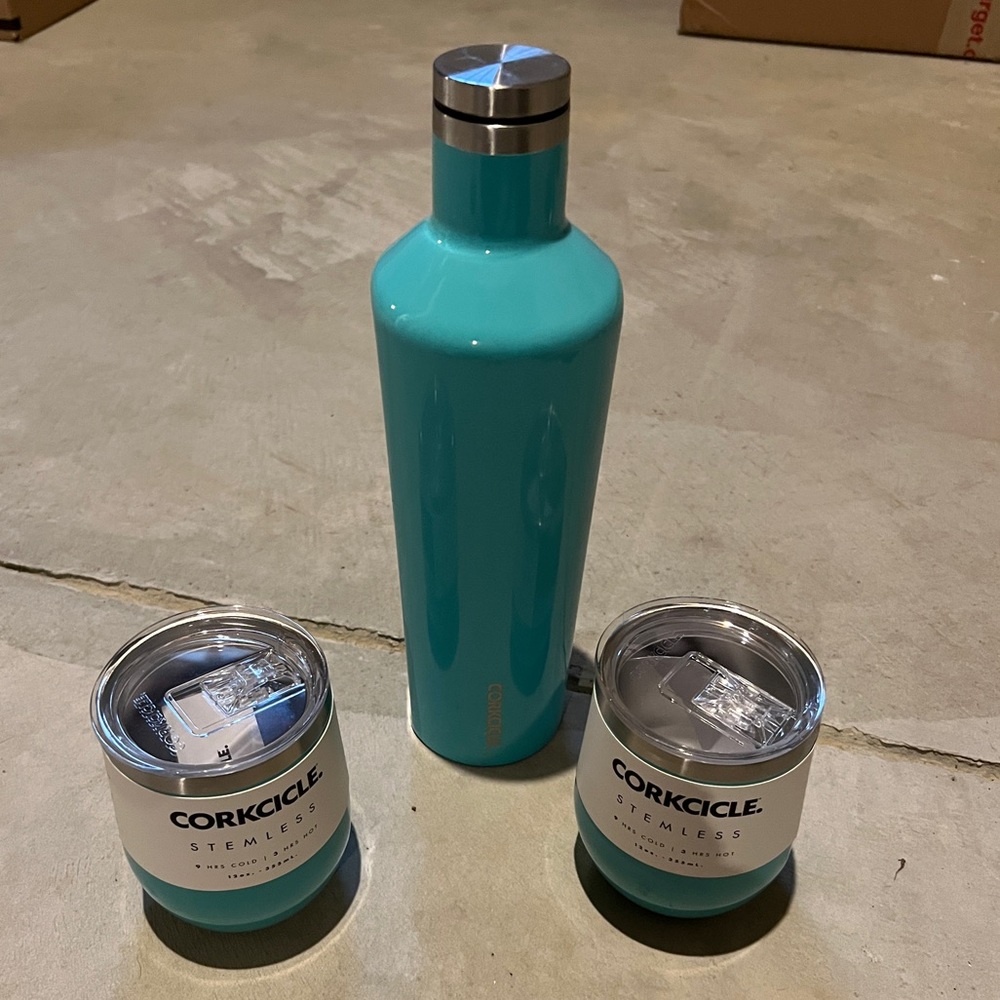 Corkcicle Insulated Teal Set - Canteen & Stemless Wine Glass Set
